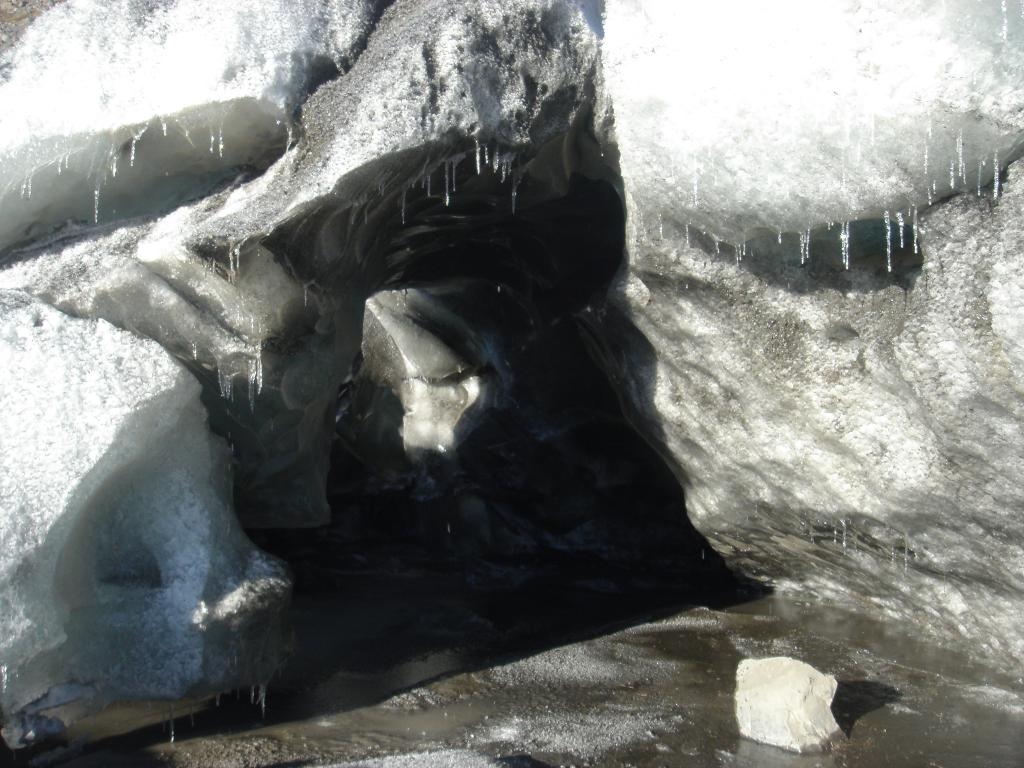 Ice semi-cave