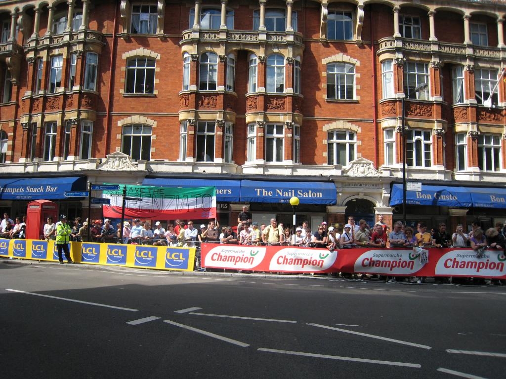 Cycling fans
